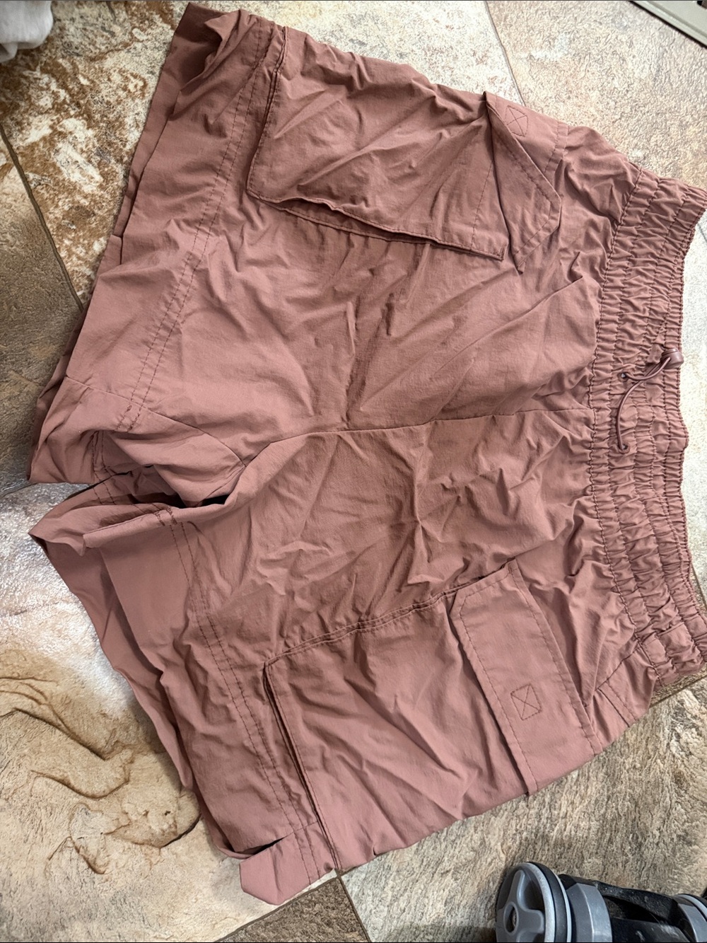Old Navy Women's Cargo Shorts in Dusty Mauve
